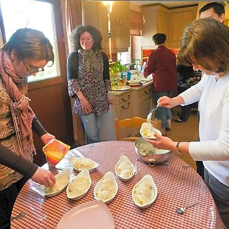 Aux Gaietes De La Sabotiere Bed & Breakfast 3*